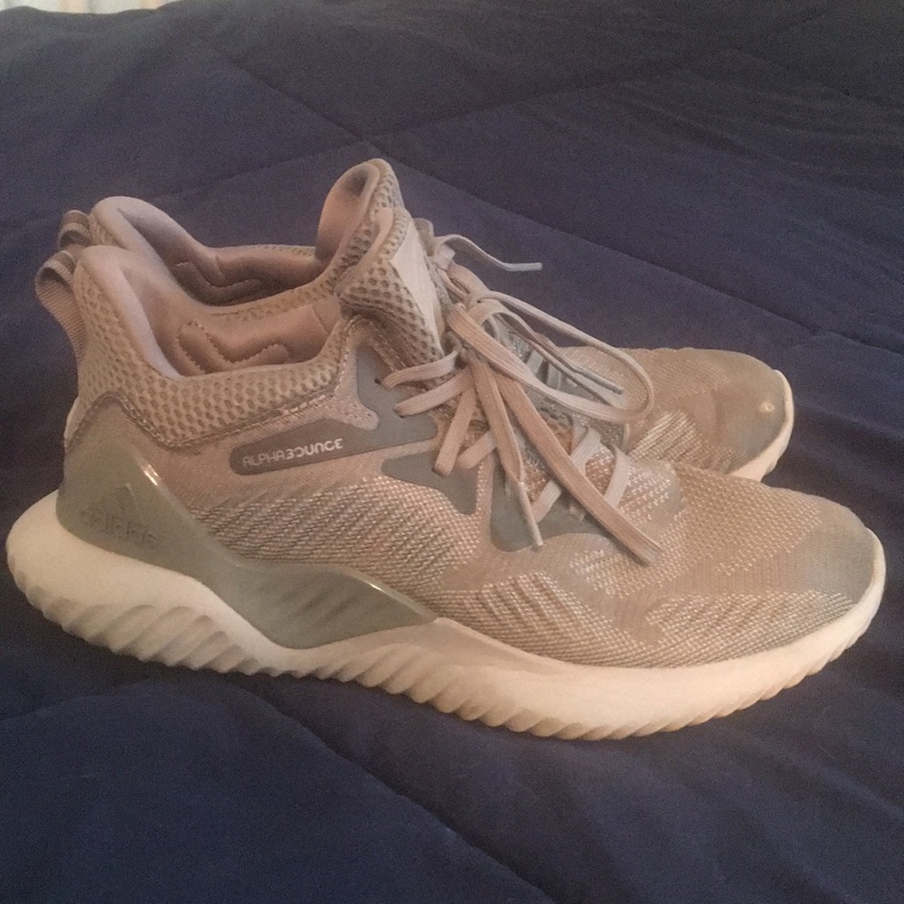 Adidas Alphabounce tennis shoes